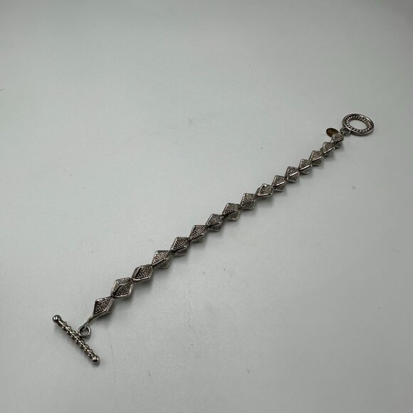3/$30 Pollie Bracelet Silver Tone Diamond Shape Link Textured Toggle Clasp 6.5" - Picture 5 of 8